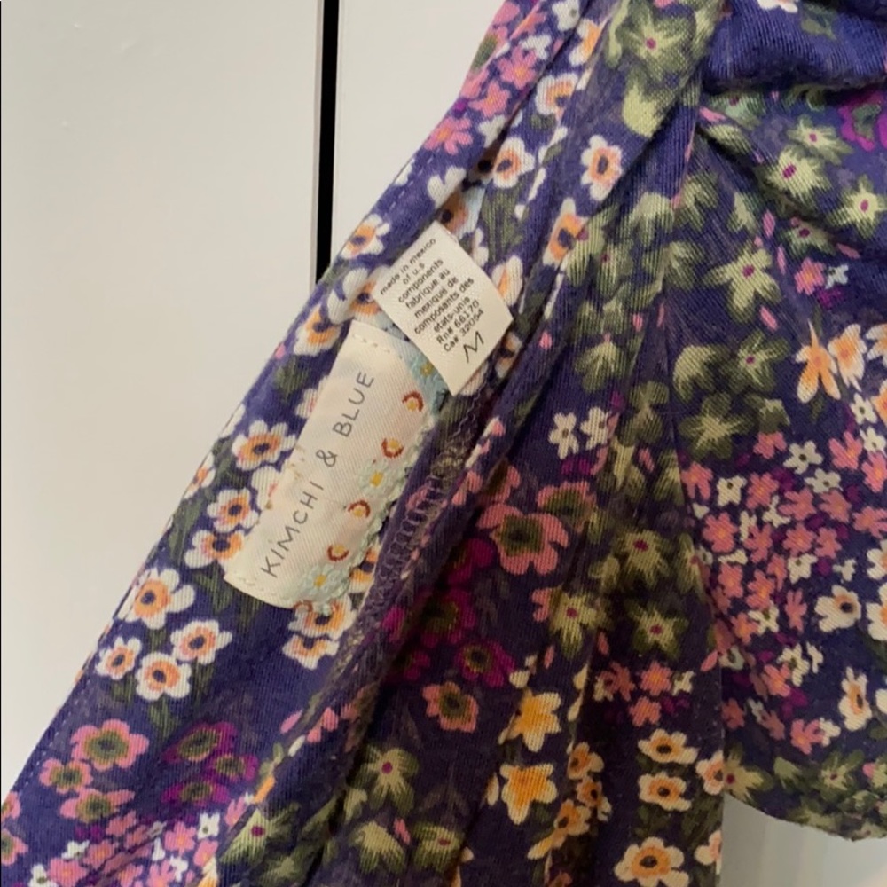 Cute floral top - Picture 3 of 4